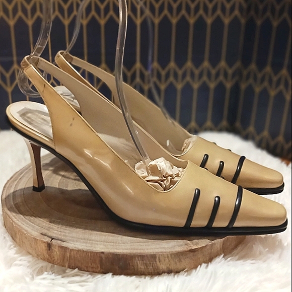 Chanel Tan & Black Patent Leather Slingback Pumps Made in Italy, Size 39 - Picture 9 of 16